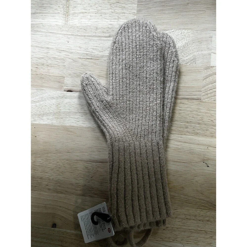 new Lululemon Alpaca Wool-Blend women's Mittens camel size small xs beige
